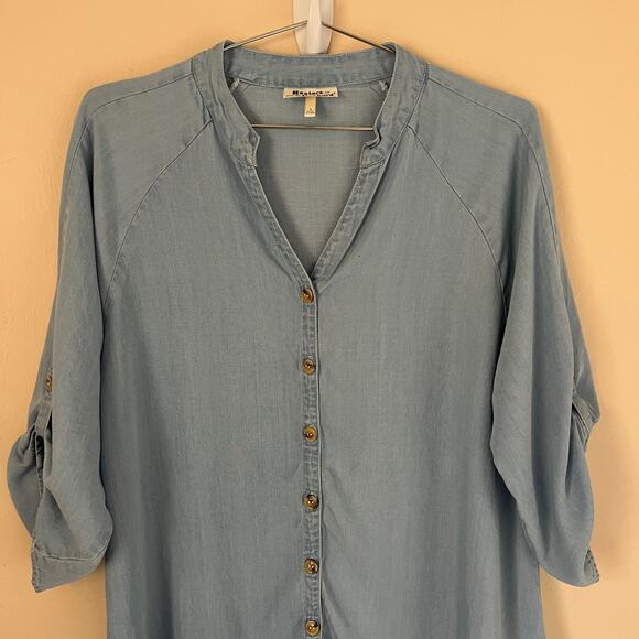 Hester & Orchard Chambray 3/4 Sleeve Button Down Blouse Asymmetrical Raw Hem - Picture 2 of 16